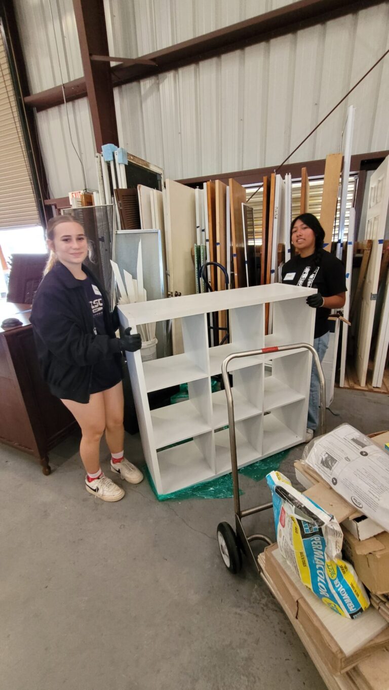 Volunteer at Habitat ReStore Kona